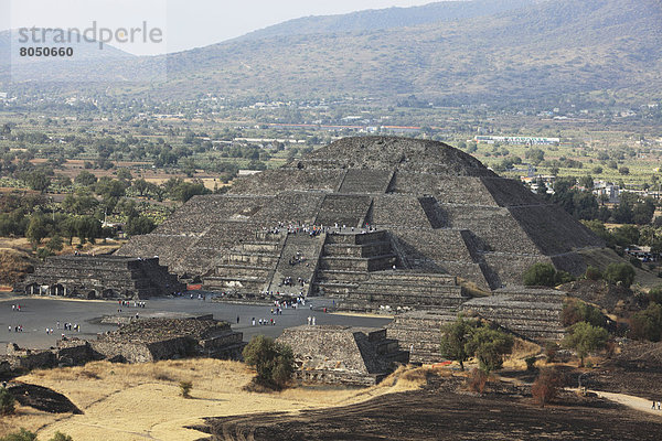 pyramidenförmig  Pyramide  Pyramiden  Mond  Mexiko  Ansicht  Pyramide  Sonne