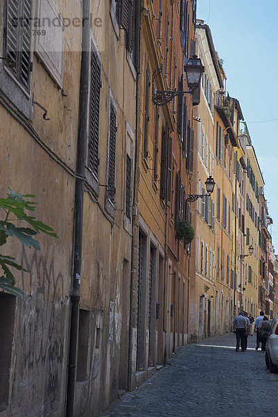 Rom Hauptstadt Straße Italien schmal Hausfassaden Innenstadt