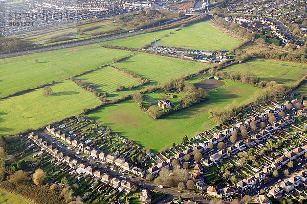 Luftaufnahme der suburbanen Wohnviertel  London  England  UK