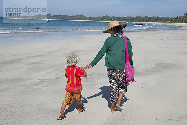 gehen  Strand  Myanmar  Mutter - Mensch