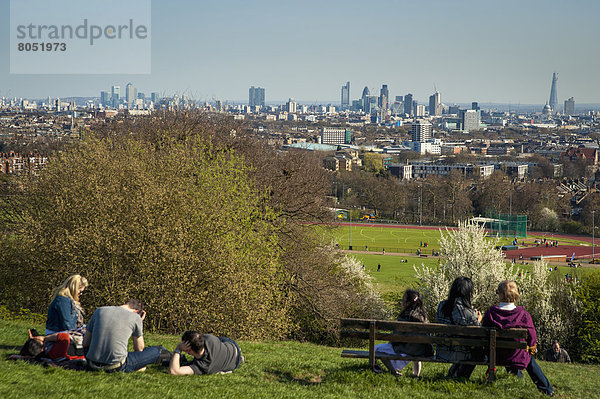 Skyline  Skylines  Fröhlichkeit  Mensch  Menschen  Großbritannien  Hügel  London  Hauptstadt  England  Primel
