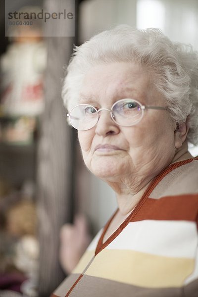 Alte Frau mit Brille  Portrait