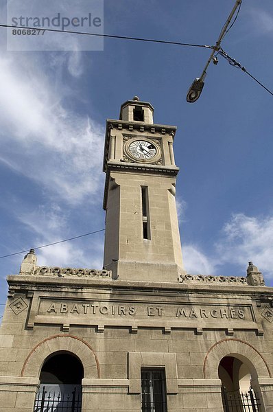 bauen  Freitag  Hütte  groß  großes  großer  große  großen  Ortsteil  Marseille  Moschee