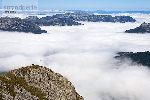 Fokus auf den Vordergrund  Fokus auf dem Vordergrund  Bergmassiv