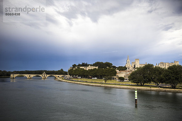 Brücke  Fluss  Palast  Schloß  Schlösser  Avignon  Rhone