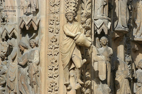 Detail  Details  Ausschnitt  Ausschnitte  Skulptur  flirten  Ehrfurcht  Kunst  Kathedrale  früh  Beispiel  Gotik  Jahrhundert  Reims