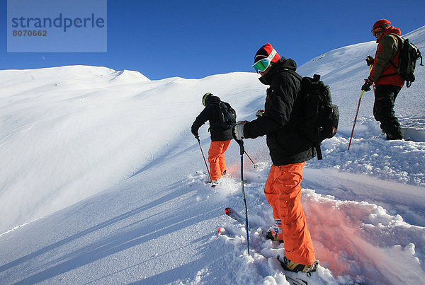 gehen  wandern  Urlaub  Pulverschnee  Ski  Gesichtspuder  umgeben  Zimmer  Schnee