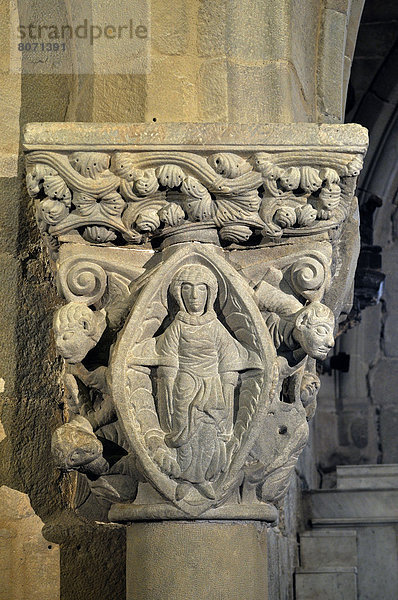 Skulptur  Kirche  Jungfrau Maria  Madonna  Romanik