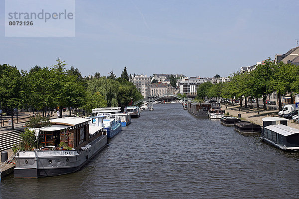 Gebäude  Fluss  vorwärts  Containerschiff  Nantes  Uferviertel