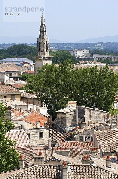 Kreuzgang  Dach  zwischen  inmitten  mitten  Großstadt  Kirchturm  Ansicht  Avignon