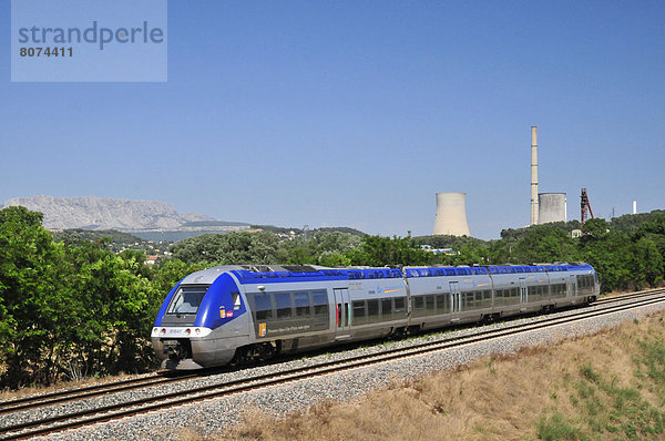 Kraftwerk nahe Landschaft Passagier Dienstleistungssektor Provence - Alpes-Cote d Azur Wärme Geographie Zug