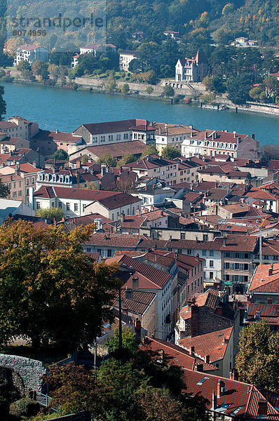 zwischen  inmitten  mitten  Biegung  Biegungen  Kurve  Kurven  gewölbt  Bogen  gebogen  Großstadt  Fluss  2  Draufsicht  Innenstadt  Rhone