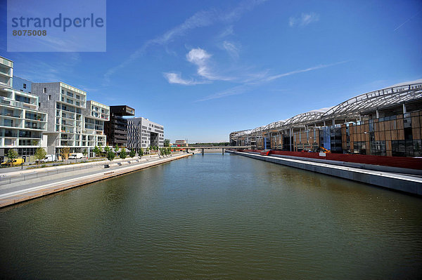 Anschnitt  Städtisches Motiv  Städtische Motive  Straßenszene  Straßenszene  Planung  Industrie  Liebe  Transport  Erneuerung  lang  langes  langer  lange  Süden  Lyon  Halbinsel  Unterrichtsfach