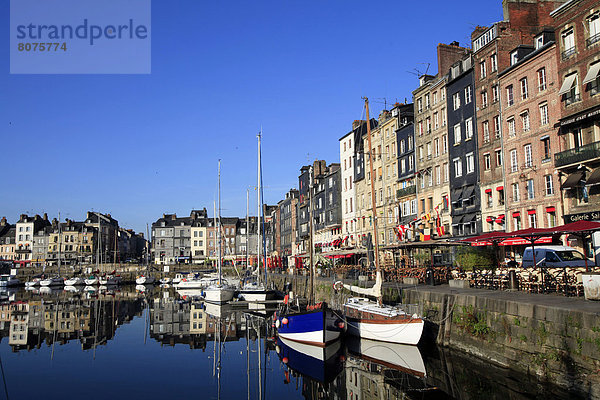 Hafen Gebäude Küste Boot Fassade Hausfassade Kai Zimmer Postkarte Karte sprechen reservieren nebeneinander neben Seite an Seite Honfleur alt Schieferplatte