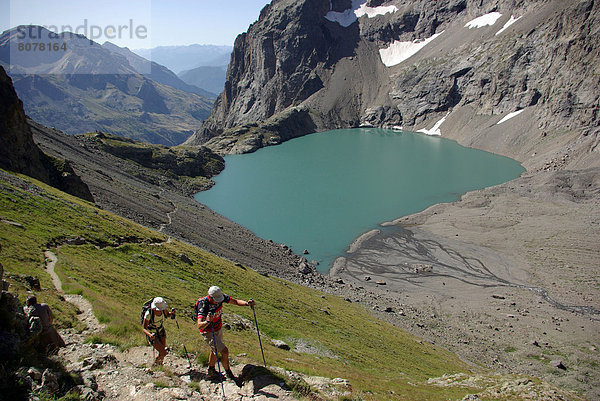 hoch  oben  über  See  wandern  Alpen  2