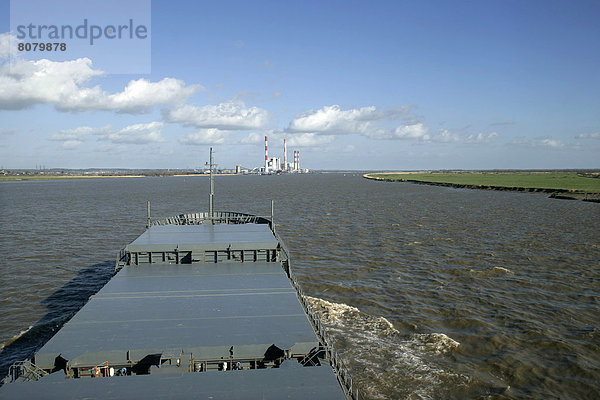 Segeln  Führung  Anleitung führen  führt  führend  Nostalgie  Pilot  Loire  Stärke  Haltestelle  Haltepunkt  Station