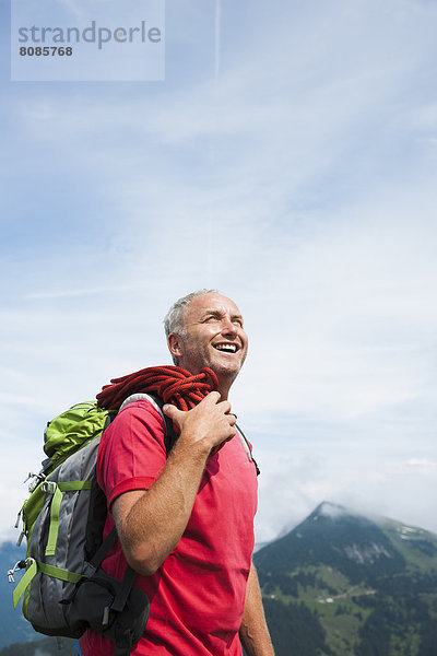 Wanderer  Neunerköpfle  Allgäuer Alpen  Tannheimer Tal  Tirol  Österreich  Europa