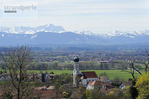 Pähl mit der Alpenkette  Pfaffenwinkel