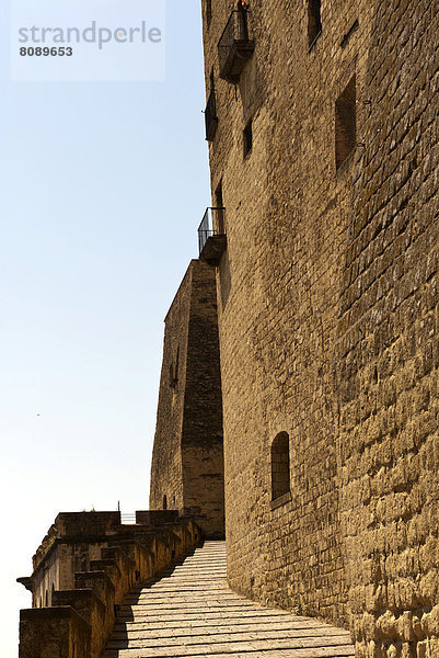 Freitreppe im Castel dell'Ovo