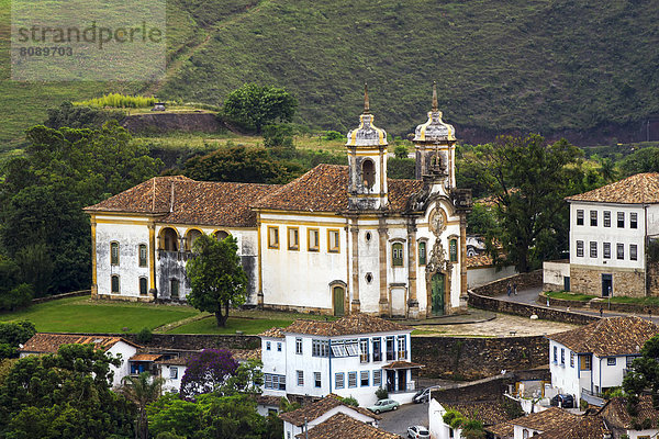 Kirche Igreja São Francisco de Assis in der Altstadt von Ouro Preto  UNESCO-Weltkulturerbe