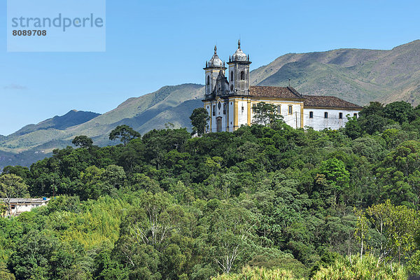 Kirche Sao Francisco de Paula in der Altstadt von Ouro Preto  UNESCO-Weltkulturerbe