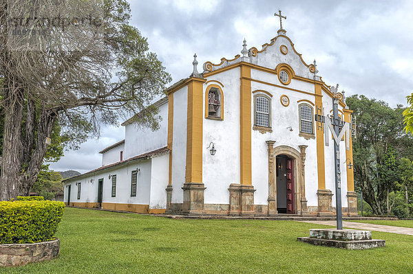 Kirche Santuário da Santíssima Trindade
