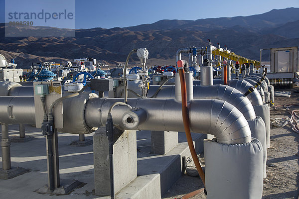 Rohre und Pumpen zur Wiederbewässerung des Owens Lake Sees