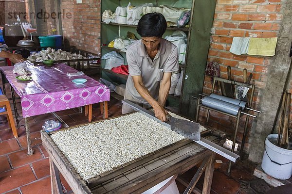 nahe  Produktion  Reis  Reiskorn  Süßigkeit  Südostasien  Vietnam  Asien  Weiler