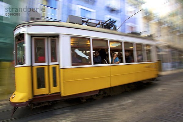 Lissabon  Hauptstadt  Südeuropa  Straßenbahn  Portugal
