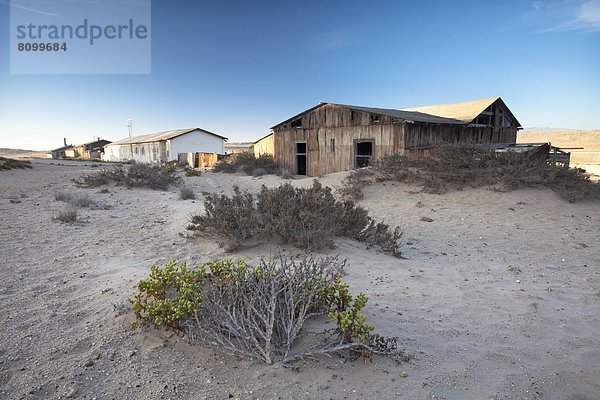 Ecke  Ecken  Gebäude  Stadt  Wüste  Nostalgie  verlassen  Namibia  Bergwerk  Grube  Gruben  Namib  Diamant  deutsch  Kolmanskop