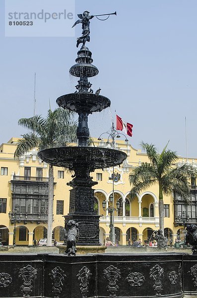 Lima  Hauptstadt  Springbrunnen  Brunnen  Fontäne  Fontänen  Palast  Schloß  Schlösser  Hauptstadt  Zierbrunnen  Brunnen  Peru  Südamerika