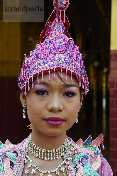 jung  Mädchen  Myanmar  Asien  Nonne  Ritual