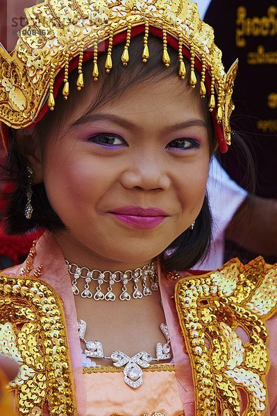 jung  Mädchen  Myanmar  Asien  Nonne  Ritual