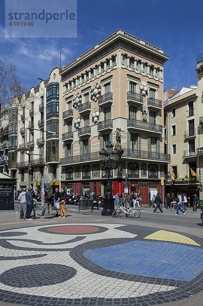 Europa  Regenschirm  Schirm  Gebäude  Bürgersteig  Dekoration  Barcelona  Mosaik  Spanien