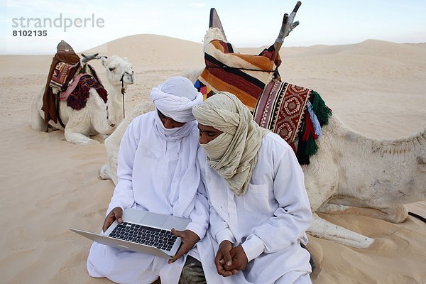 Nordafrika  benutzen  Notebook  Sahara  Afrika  Douz  Tunesien