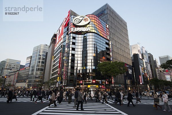 Einkaufszentrum  überqueren  Tokyo  Hauptstadt  frontal  kaufen  Asien  Ginza  Japan  modern
