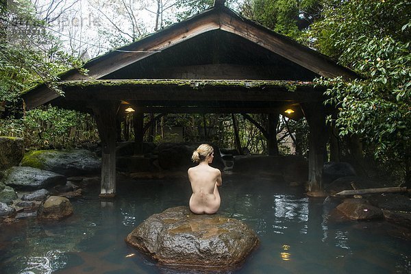 Wasser  Frau  Fröhlichkeit  Wärme  Heiße Quelle  Asien  Japan  Kyushu