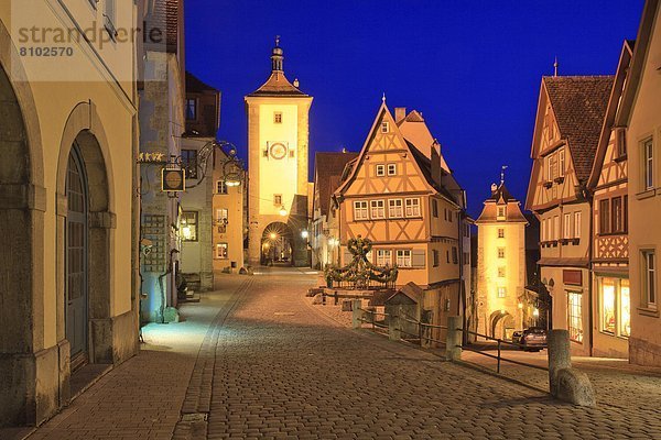 Rothenburg ob der Tauber bei Nacht  Bayern  Deutschland
