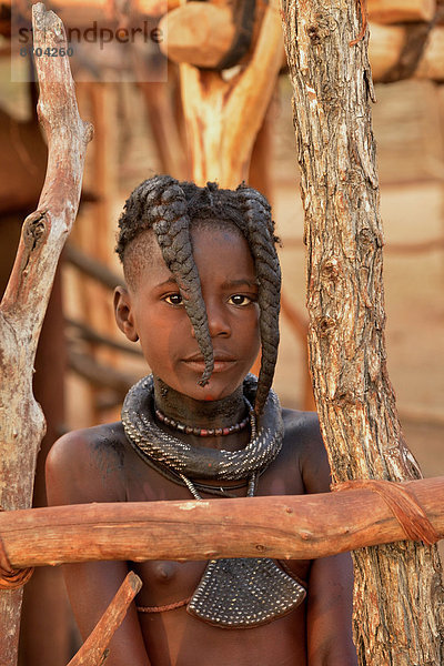 Himba-Mädchen mit typischer Haartracht