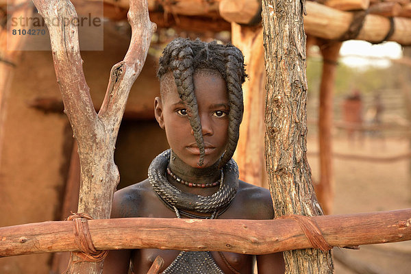 Himba-Mädchen mit typischer Haartracht