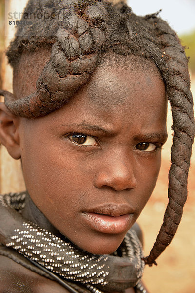 Himba-Mädchen mit typischer Haartracht