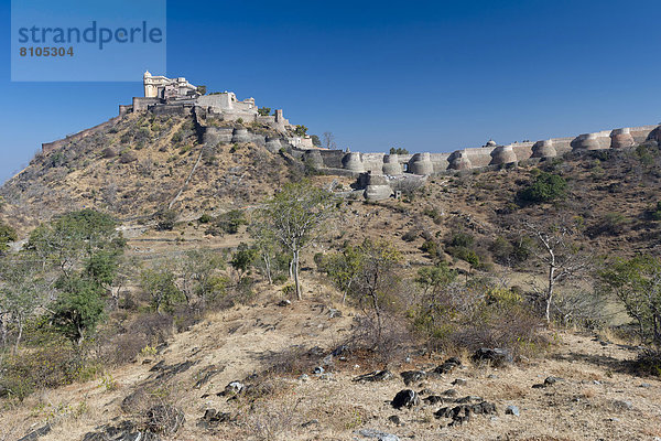 Festung Kumbhalgarh oder Kumbhalmer mit Befestigungsmauer