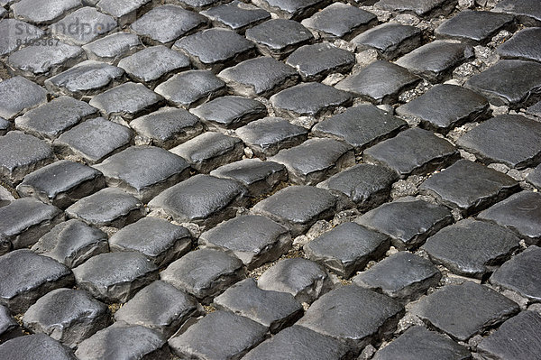 Lockeres Kopfsteinpflaster in der römischen Altstadt