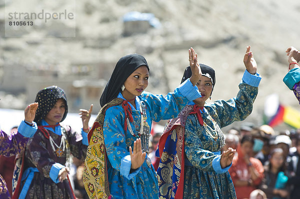 aufmachen  halten  Sport  Fest  festlich  Tradition  tanzen  Tänzer  Kultur  2  Festival  Ladakh  Parade  September  Jahr