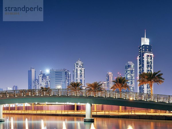 Hochhäuser am Burj Khalifa Lake  Dubai  Vereinigte Arabische Emirate  Asien