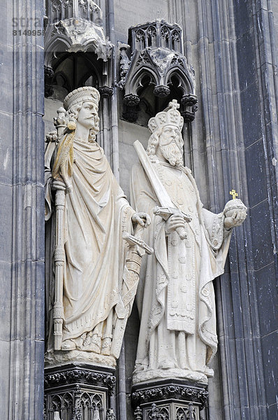 Statuen am Eingangsportal  Kölner Dom