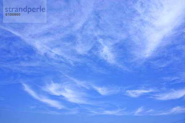 Blauer Himmel mit Wolken