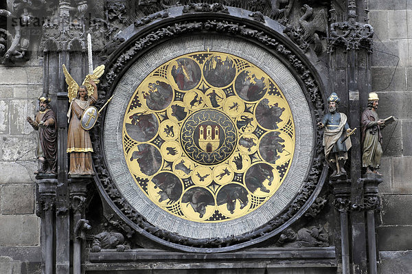 Kalenderscheibe der Astronomischen Uhr am Rathausturm  Altstätter Ring