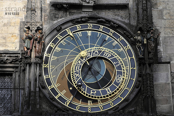Uhrenscheibe der Astronomischen Uhr am Rathausturm  Altstätter Ring