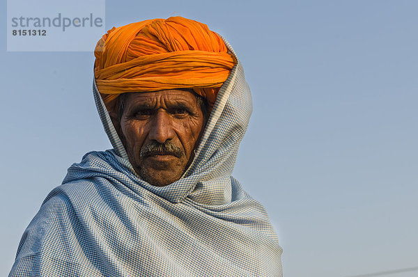 Portrait eines Pilgers während der Kumbh Mela